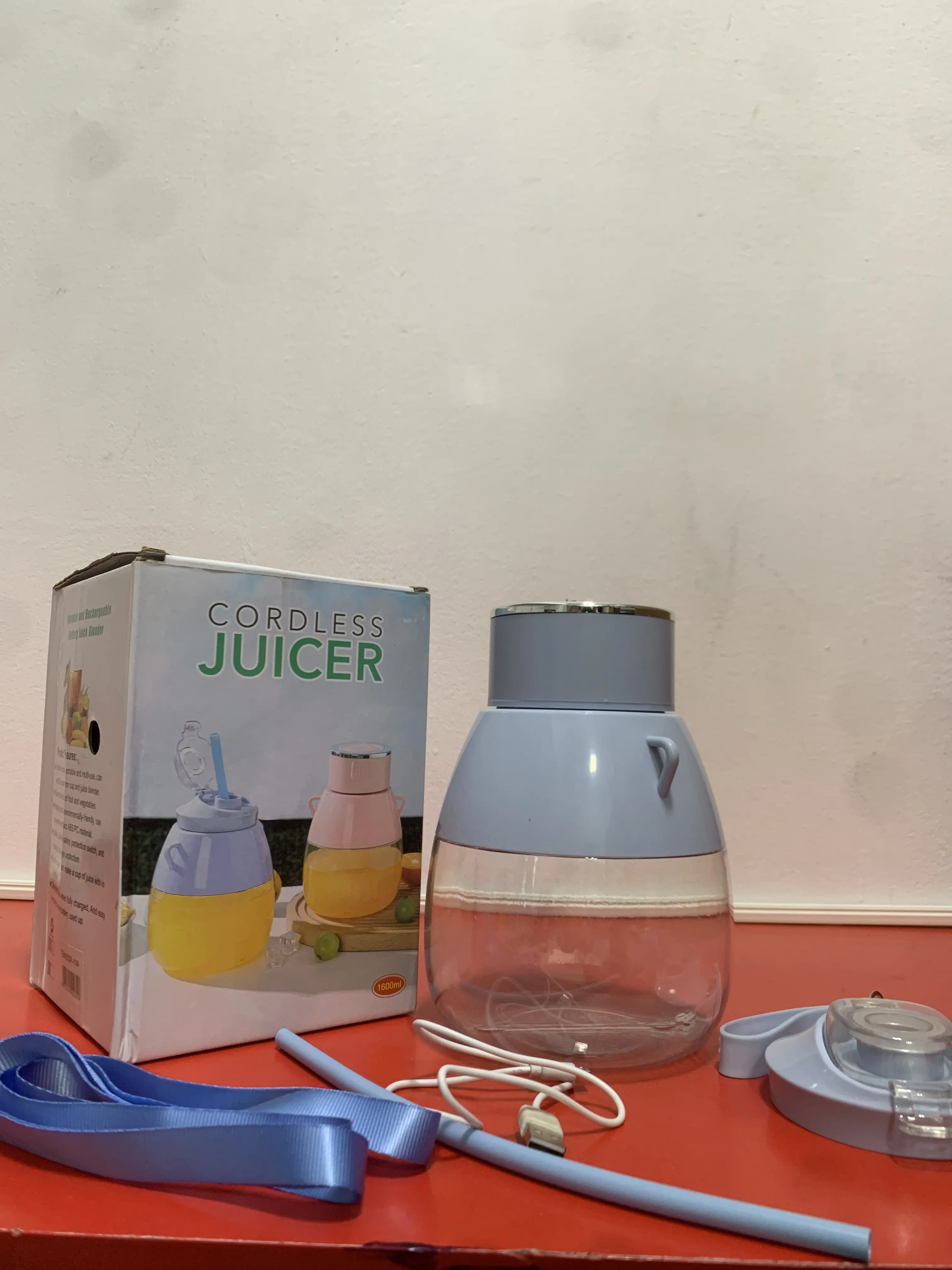 Блендер JUIKER